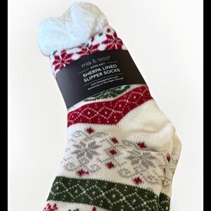 Mia & Tess Super Soft Sherpa Lined Slipper Socks